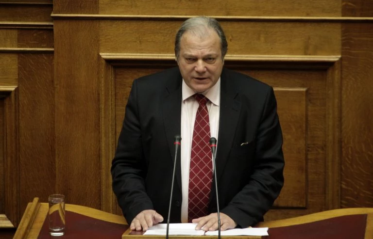 Επίθεση στο γραφείο του βουλευτή ΑΝΕΛ, Κώστα Κατσίκη – «Δέχομαι απειλές κατά ζωής» είχε πει – Βίντεο